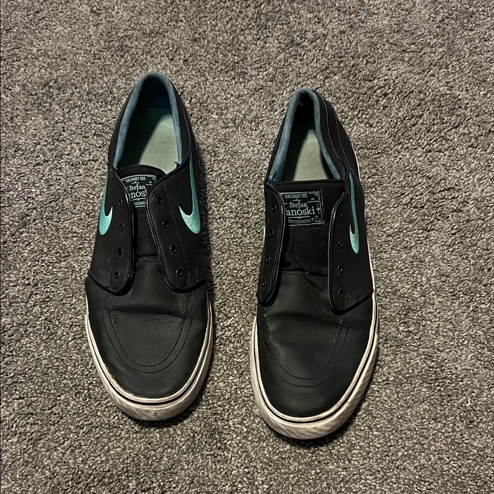 Nike Stefan Janoski Black and Teal Men's Sneakers - Picture 2 of 7